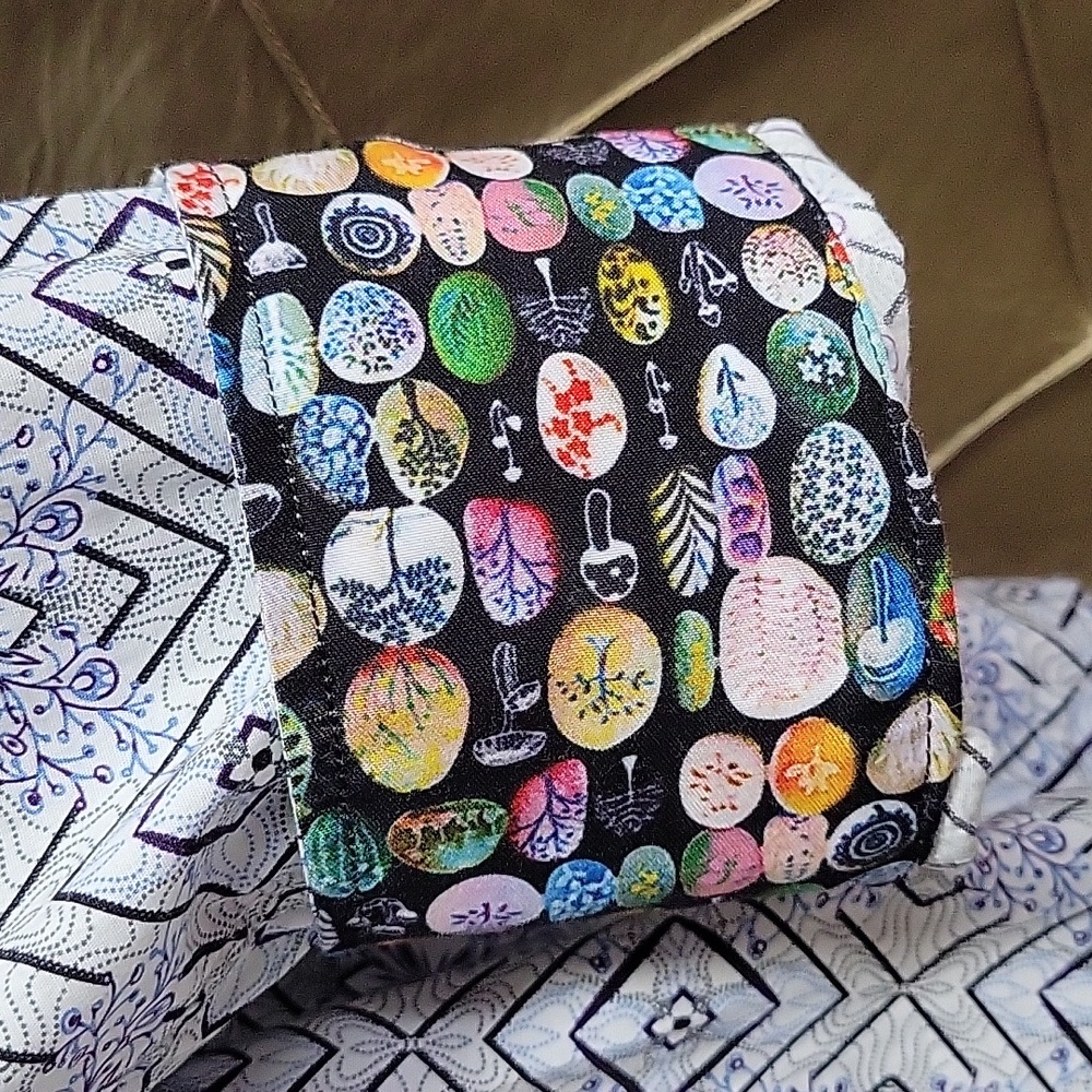 Euc- Ameri Mode Geometric Print Button Down W/Con… - image 5